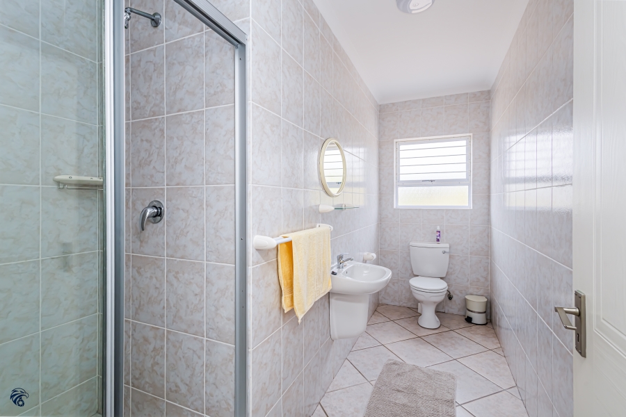 6 Bedroom Property for Sale in Middedorp Western Cape